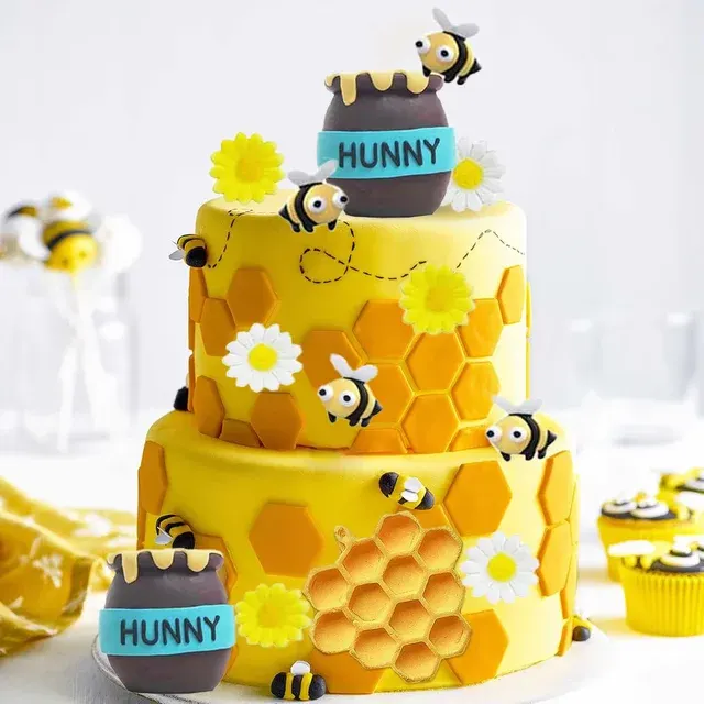 Honeycomb Cake Topper 3