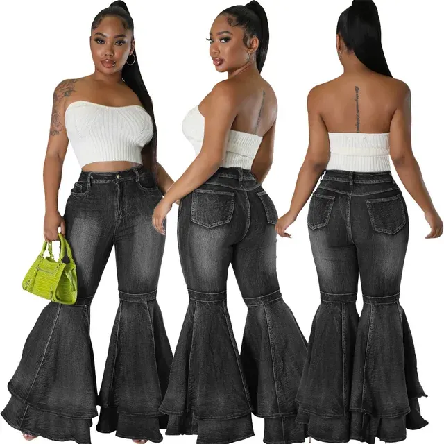 Flared Jeans 2