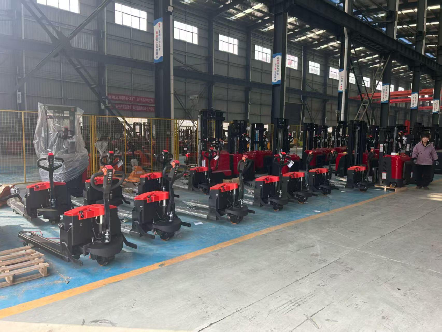 Electric Walkie Pallet Jack 2 Ton 4