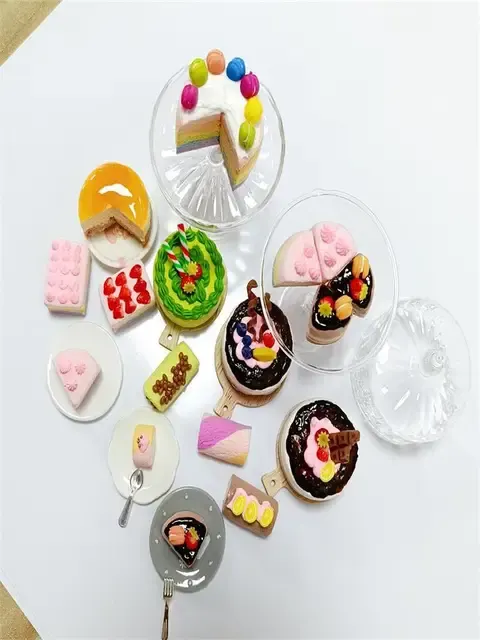 Dollhouse Miniature Cake 3