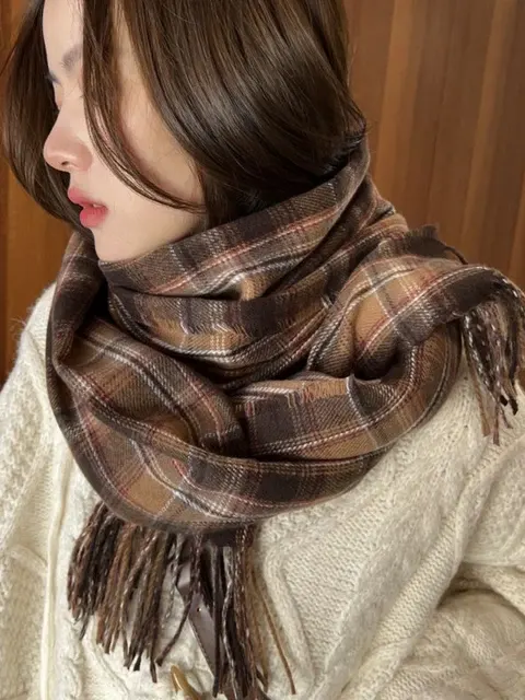 Cashmere-Look Plaid Scarf 3