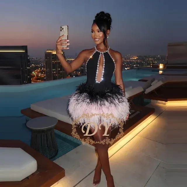 Federn-Cocktailkleid 1