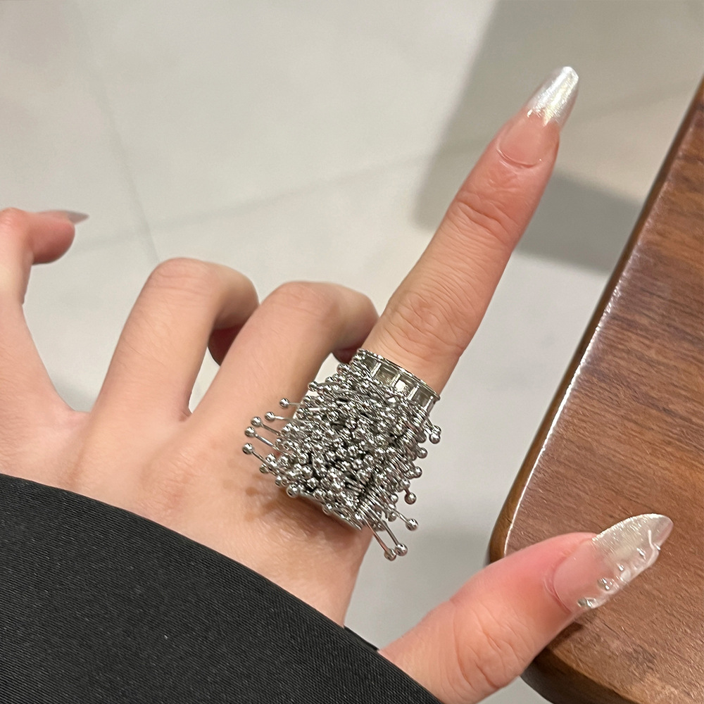 Heavy Industry Niche Design Firework Tassel Ring For