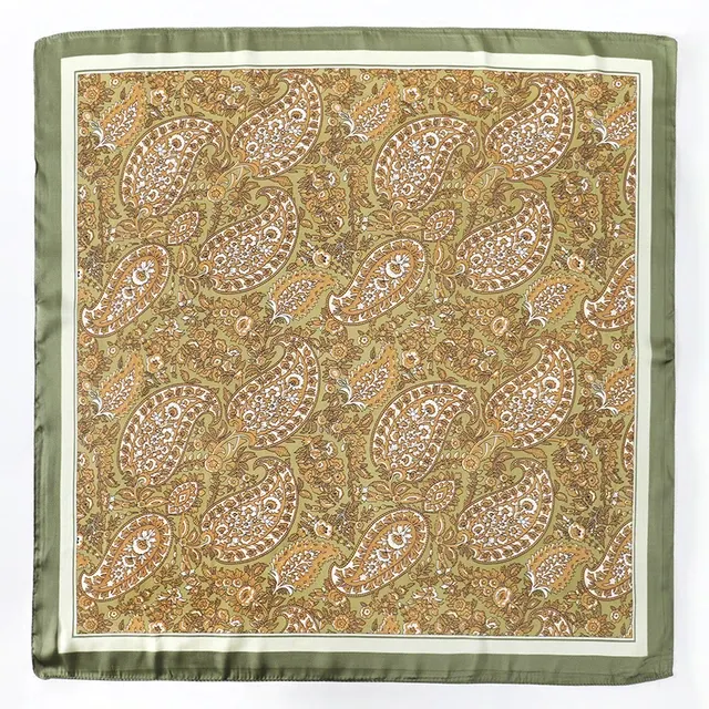 Quadratischer Seidenschal 3