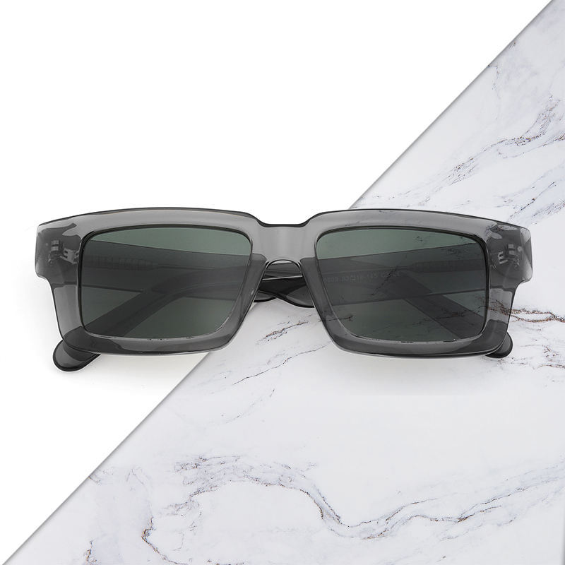 Quadratische Sonnenbrille 2