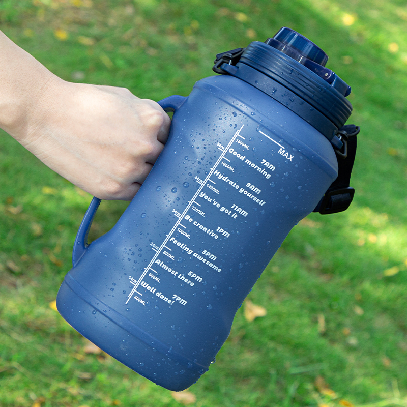 Trinkflasche mit Zeitmarkierung 3