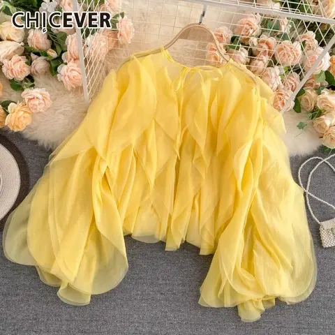 Elegant Women's Blouse with Lantern Sleeves