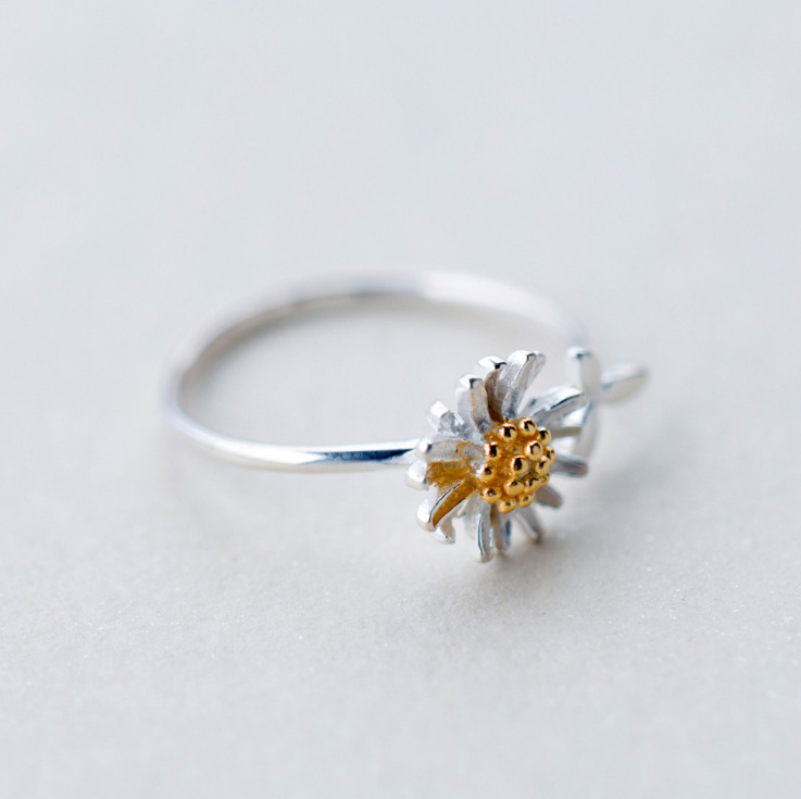 Daisy Small Leaf Ring