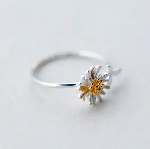 Daisy Small Leaf Ring