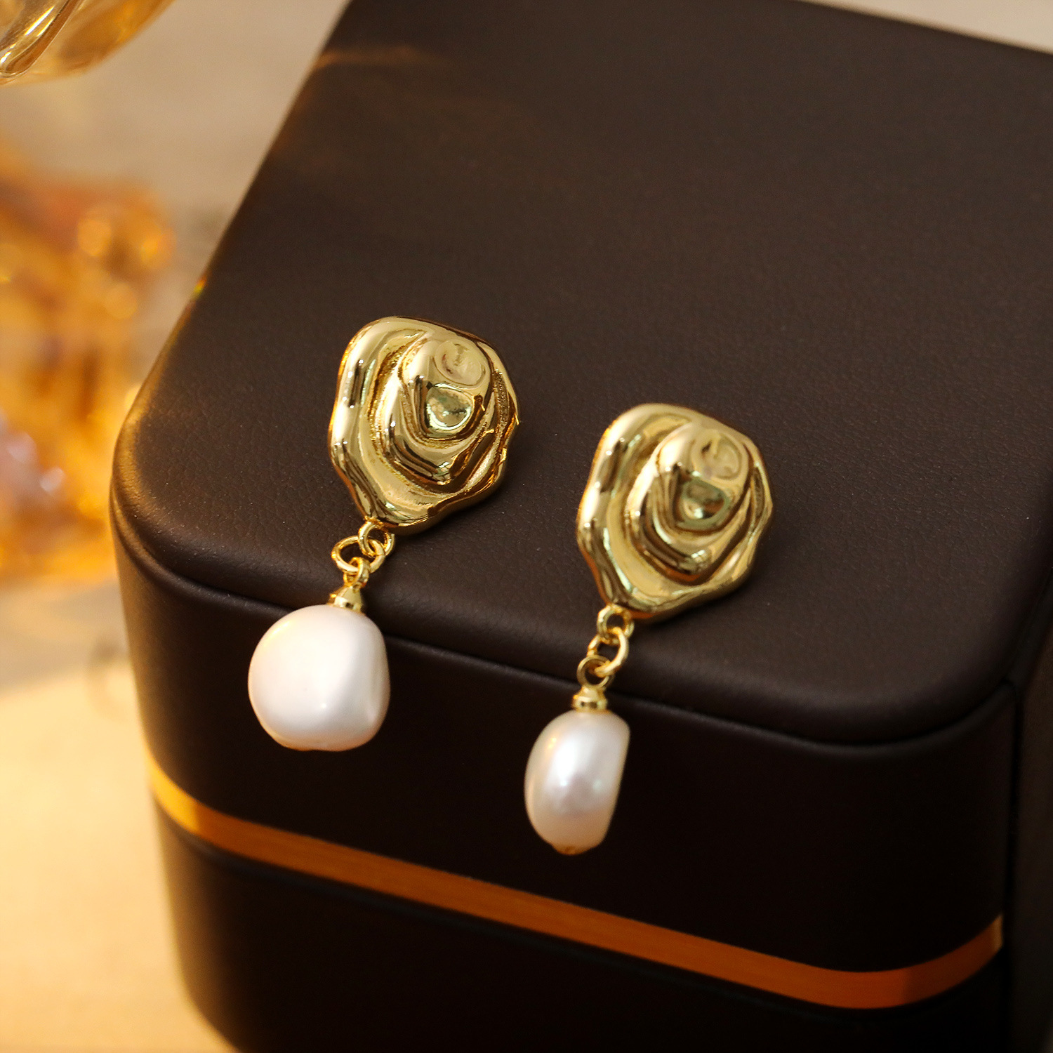 Luxury Freshwater Pearl Dangle Earrings 3
