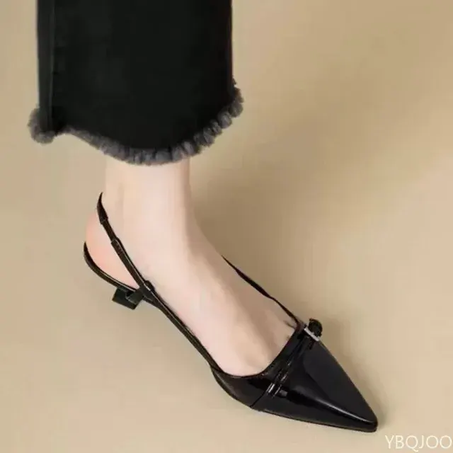 Niedrige Damensandalen 4