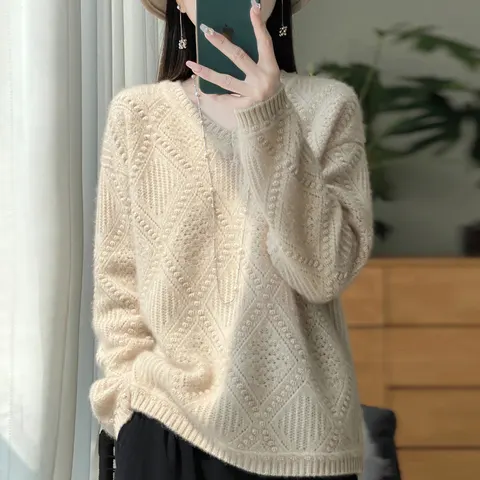 Strick-Pullover mit V-Ausschnitt