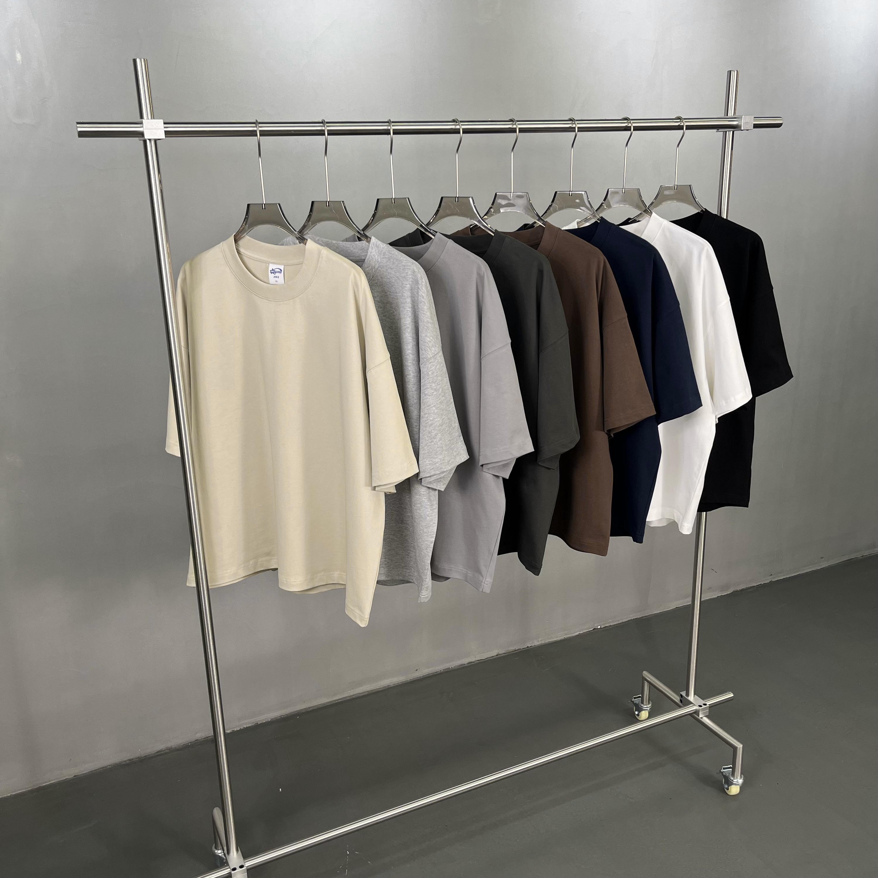 Oversized Boxy Crop T-Shirt in Heavyweight Cotton 2