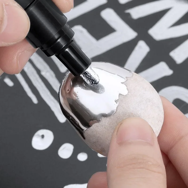 Reflektierende Spiegelmarker in Chrom-Farben