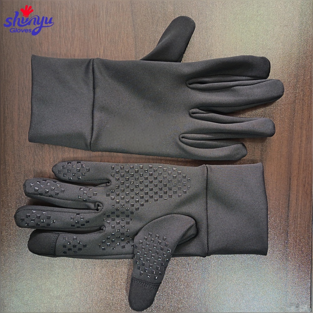 Polyester Thermal Winter Running Gloves With Touchscreen Hand 2