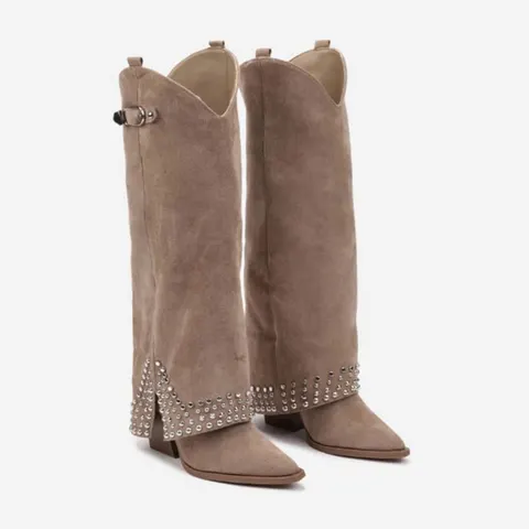 Strumpfstiefel mit Nieten