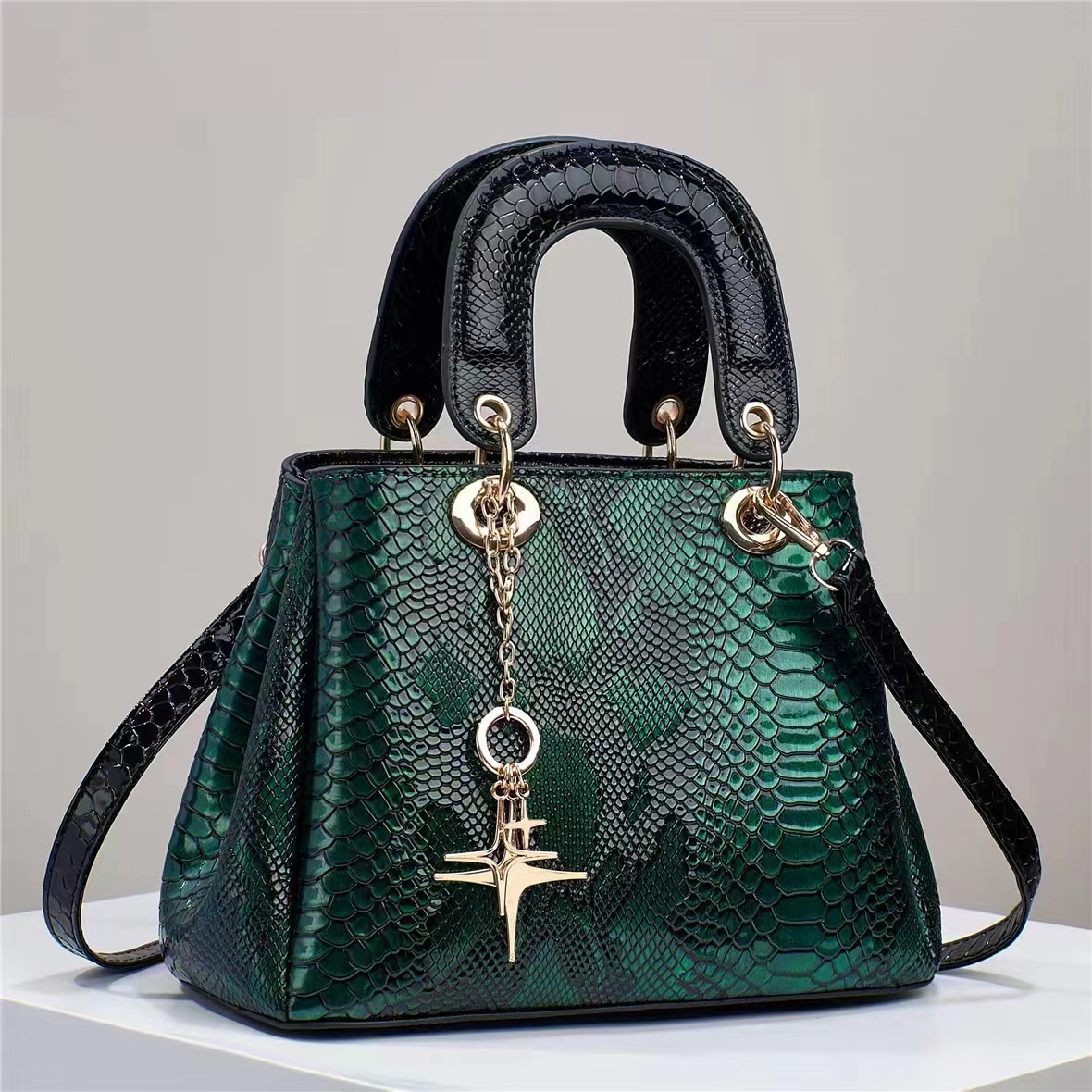 Fashion Personalized Women's Shoulder Messenger Bag 2