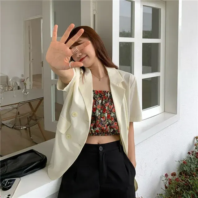 Short-Sleeve Blazer 3