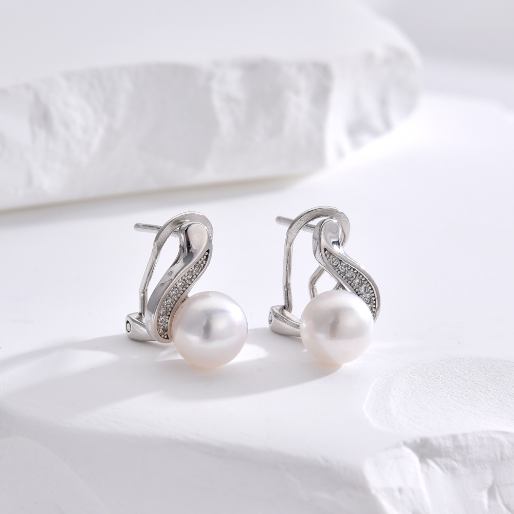Freshwater Pearl Clip-On Earrings in 925 Silver 3