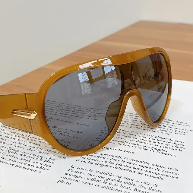 One-Piece Sunglasses 3