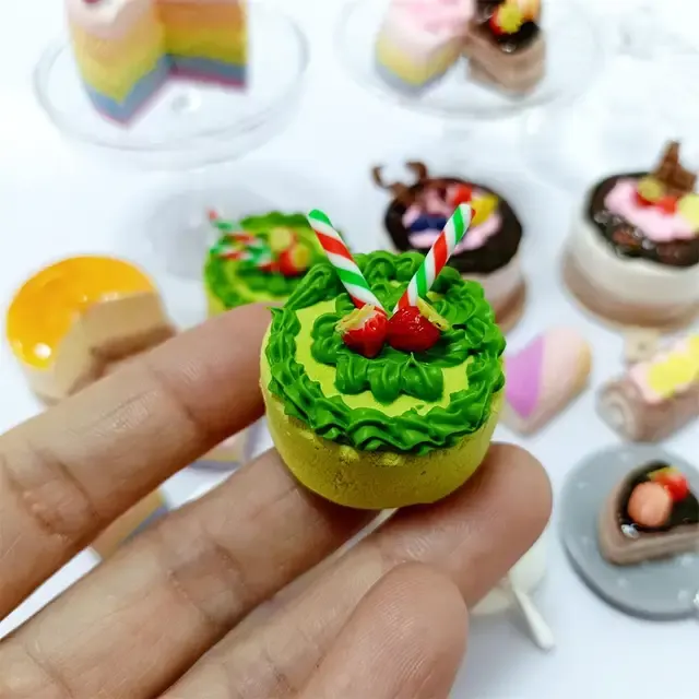 Dollhouse Miniature Cake 1