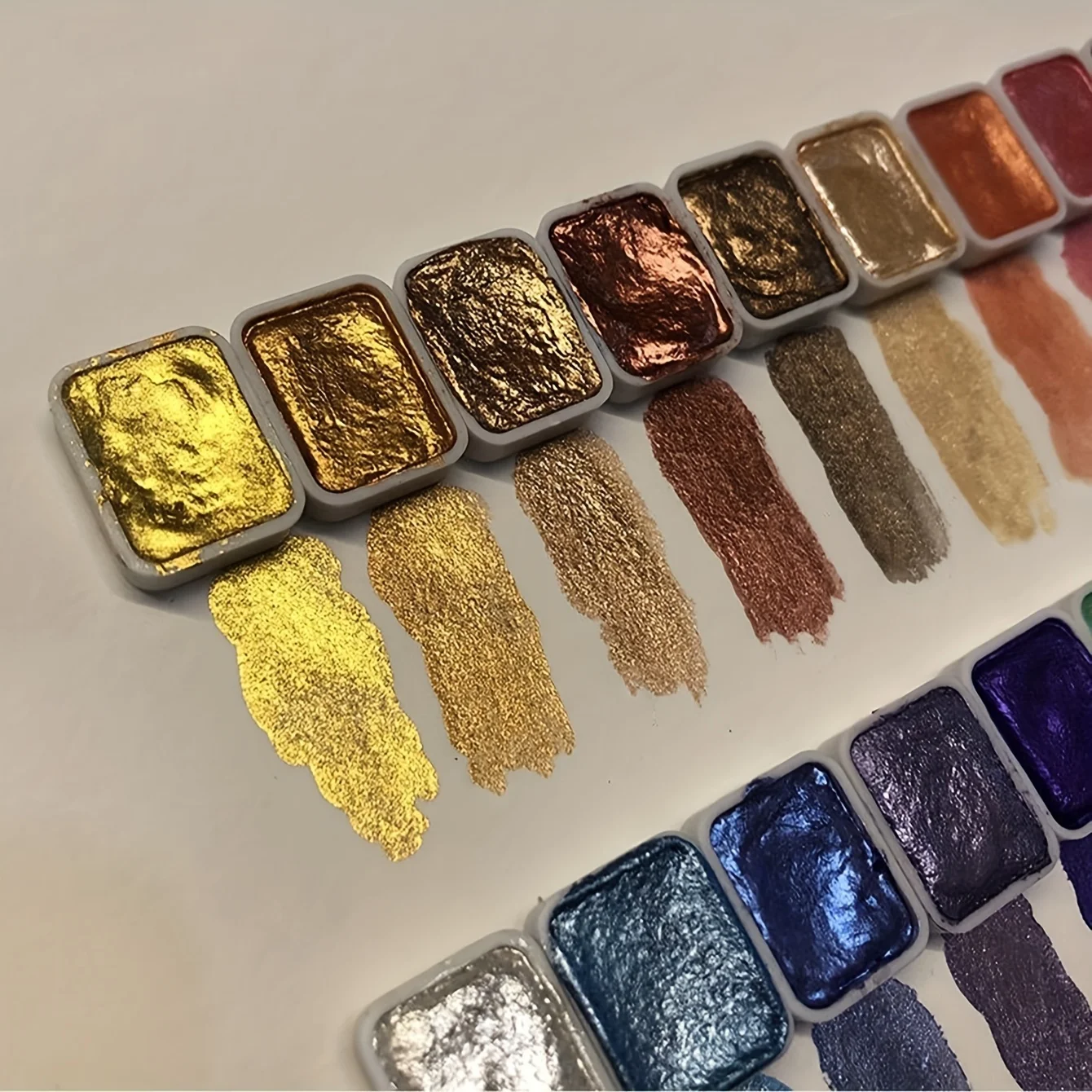 20-Farben-Aquarellkasten aus Metall, tragbar 2