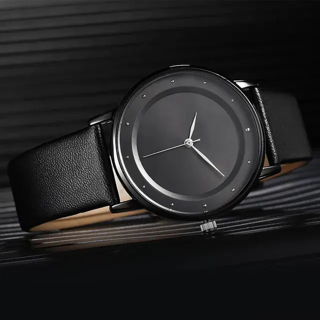 Kreative minimalistische Uhr mit Zifferblatt 4