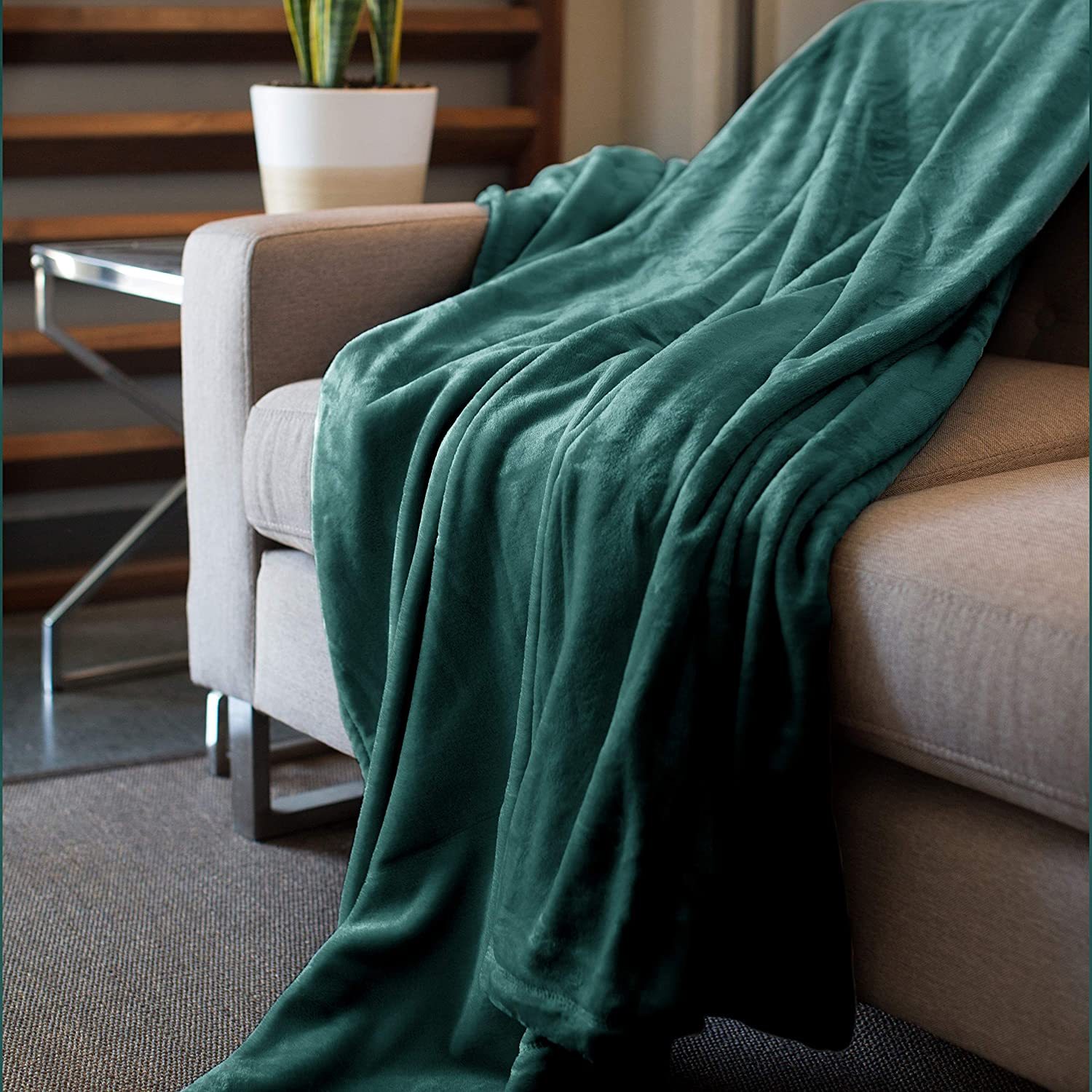 Super Soft Fleece Bed Throw Blanket 2